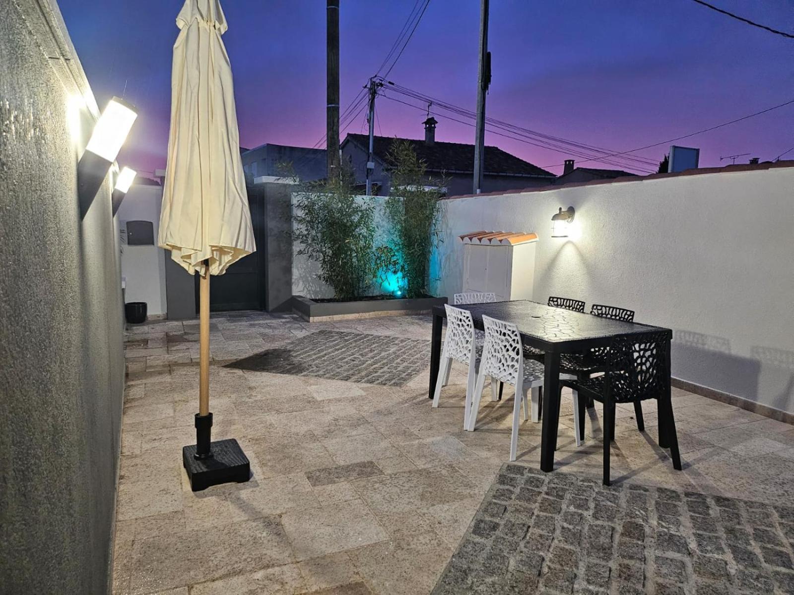 Agreable Logement Avec Terrasse Saint-Victoret Eksteriør billede